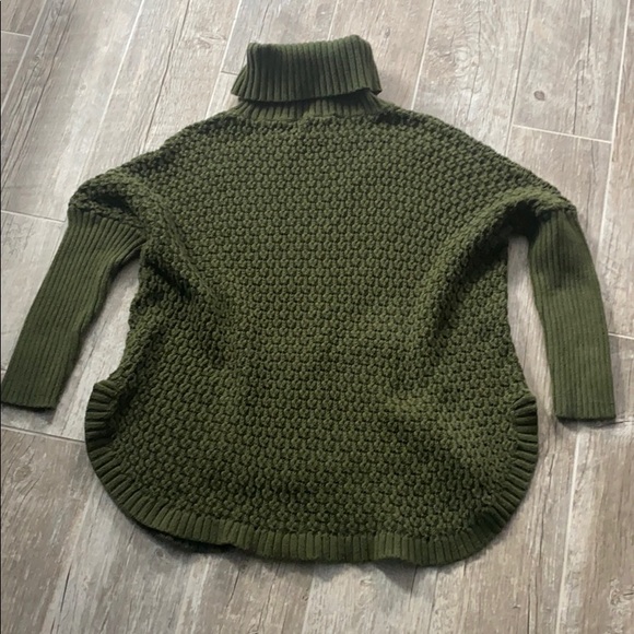 Beautiful Moss Green Poncho-Style Sweater - Picture 3 of 5